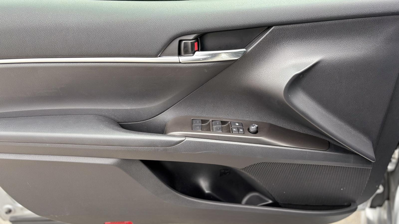 2022 Toyota Camry - Image 10