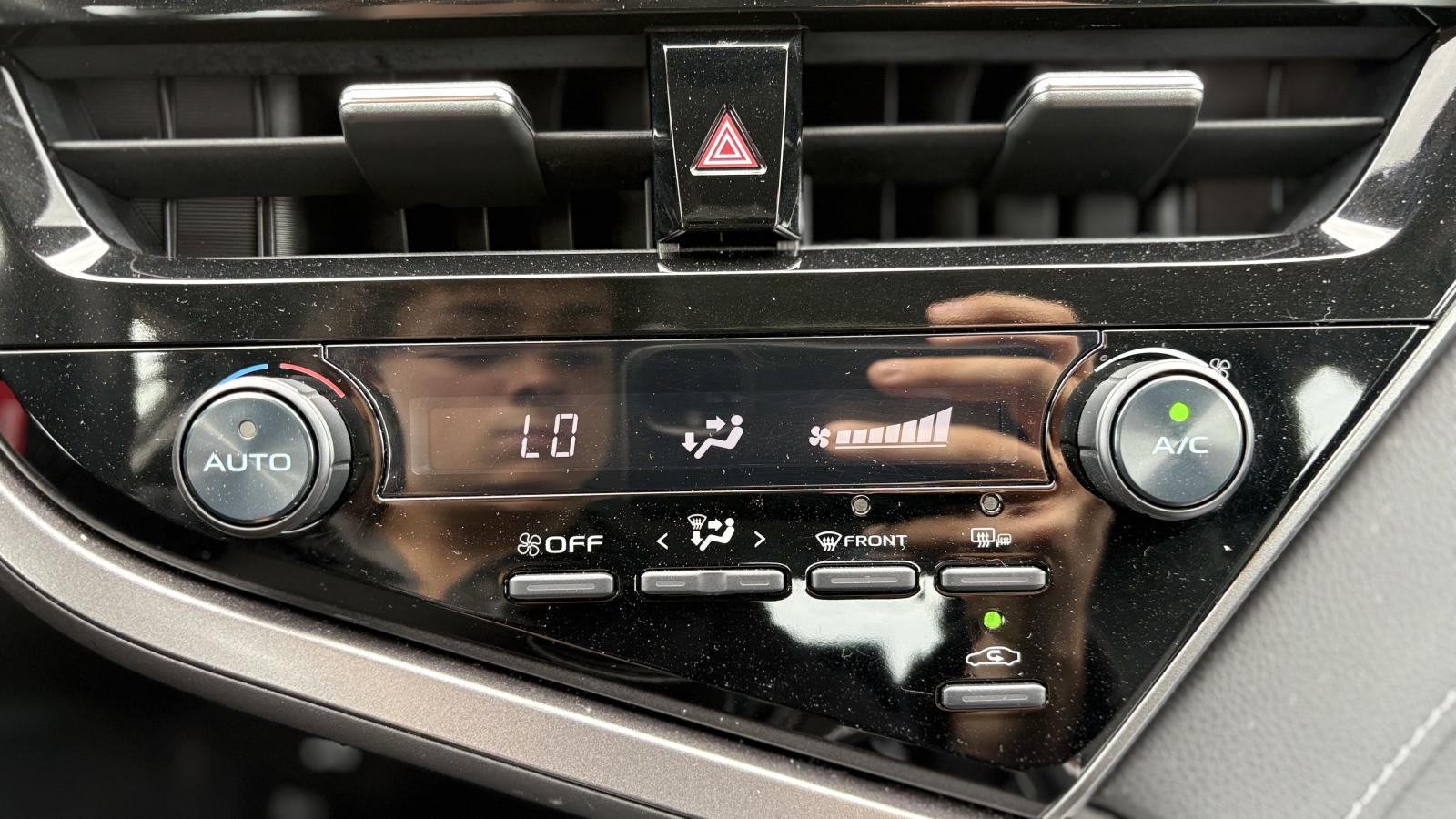 2022 Toyota Camry - Image 25