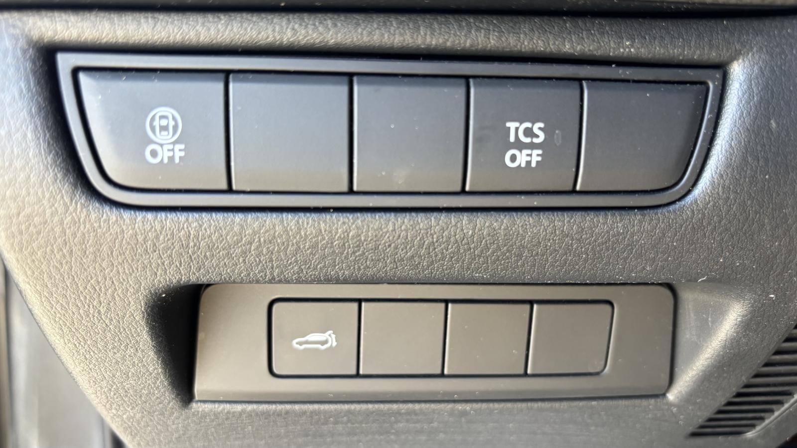 2023 Mazda CX-50 - Image 11