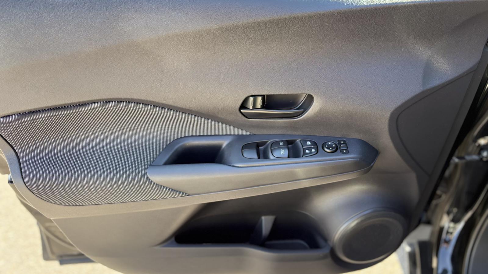 2020 Nissan Kicks - Image 10
