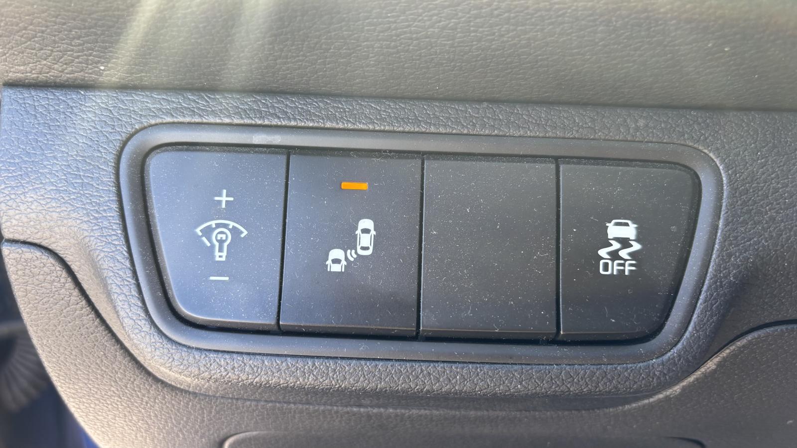 2023 Kia Forte - Image 11