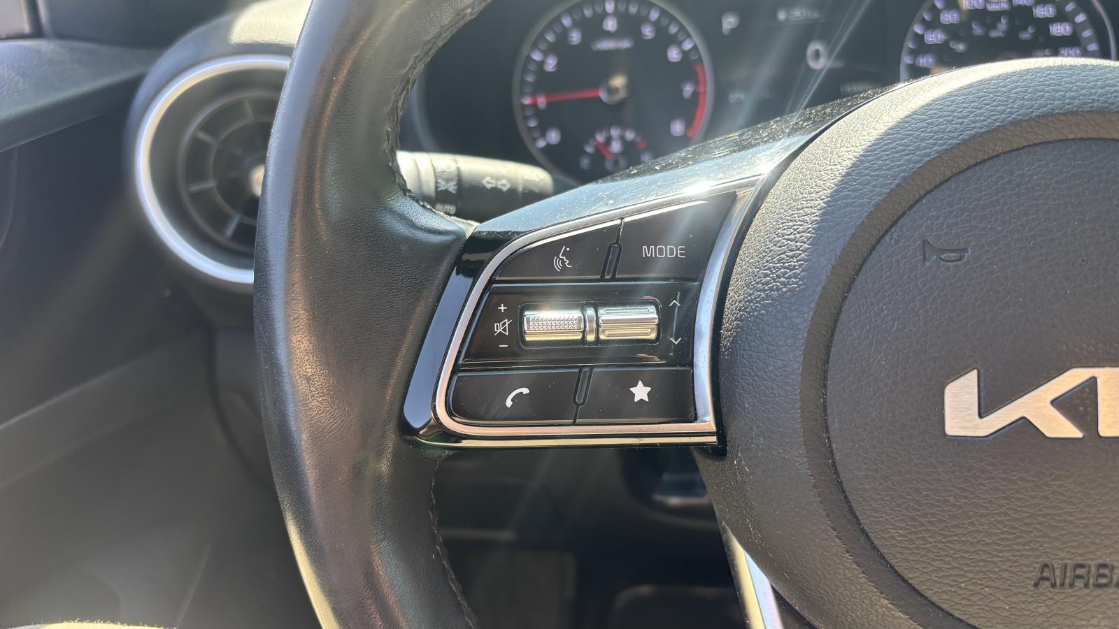 2023 Kia Forte - Image 13