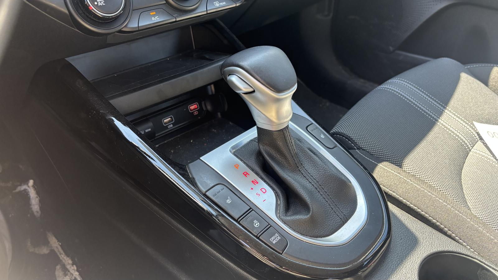 2023 Kia Forte - Image 19