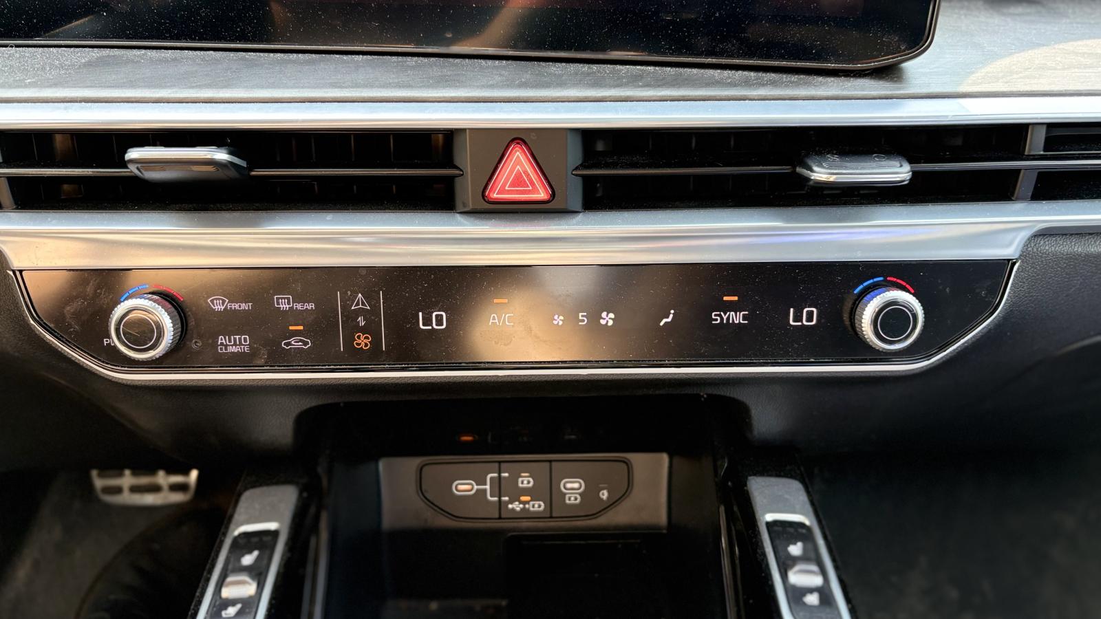 2024 Kia Sorento - Image 28
