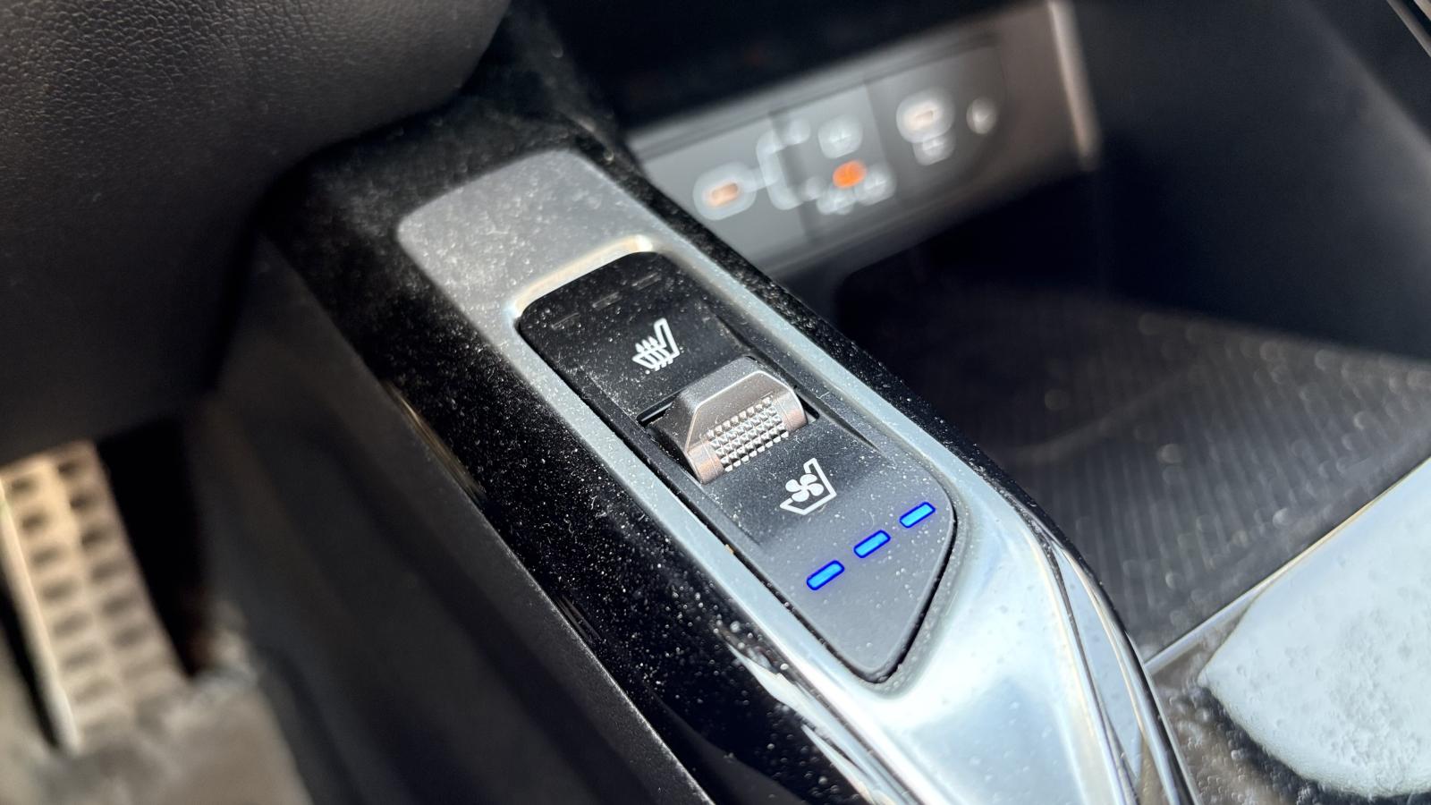 2024 Kia Sorento - Image 30