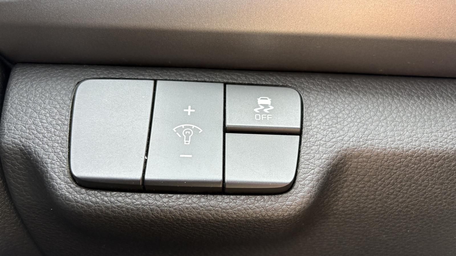 2021 Kia Rio5 - Image 12