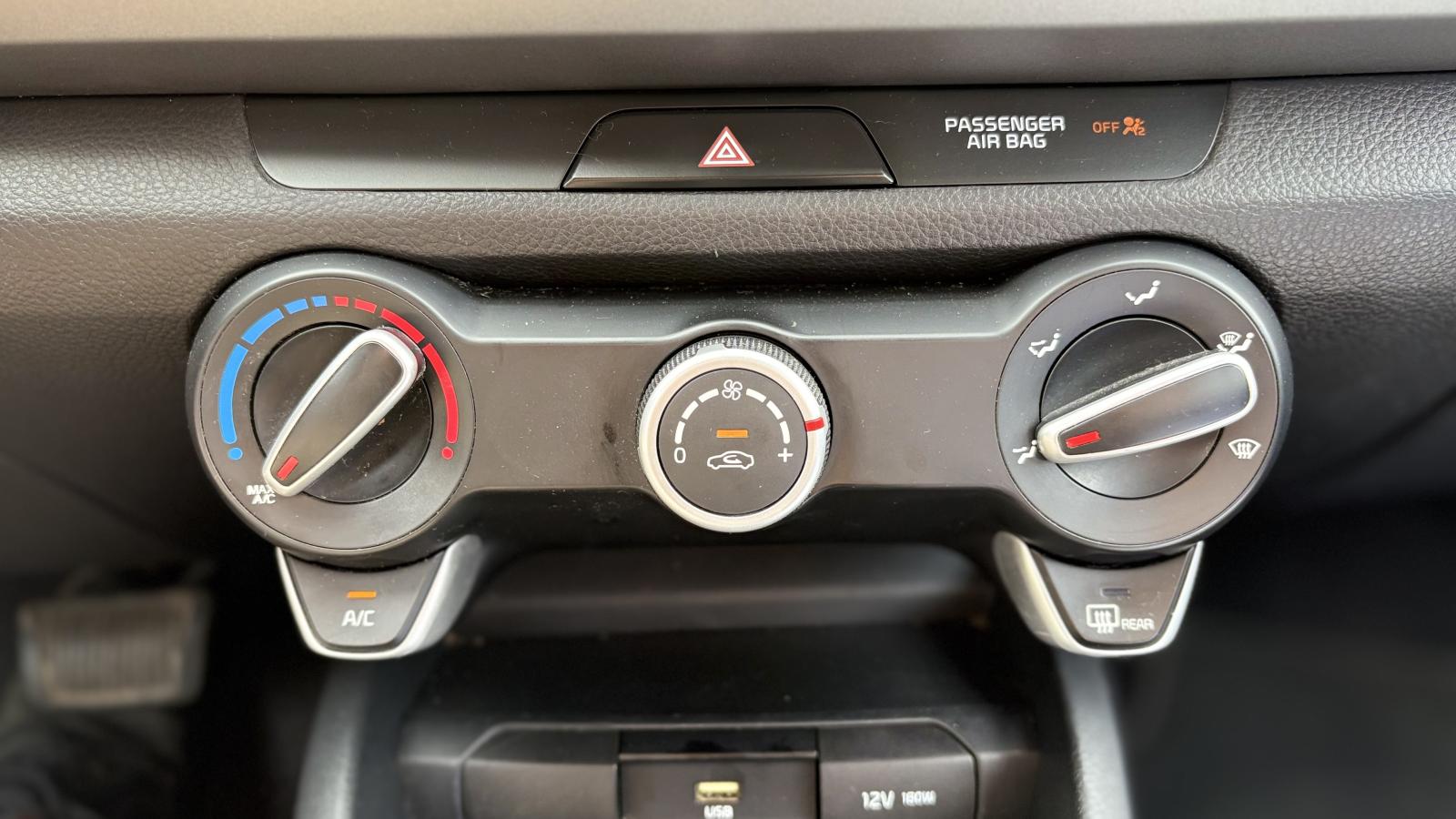 2021 Kia Rio5 - Image 22