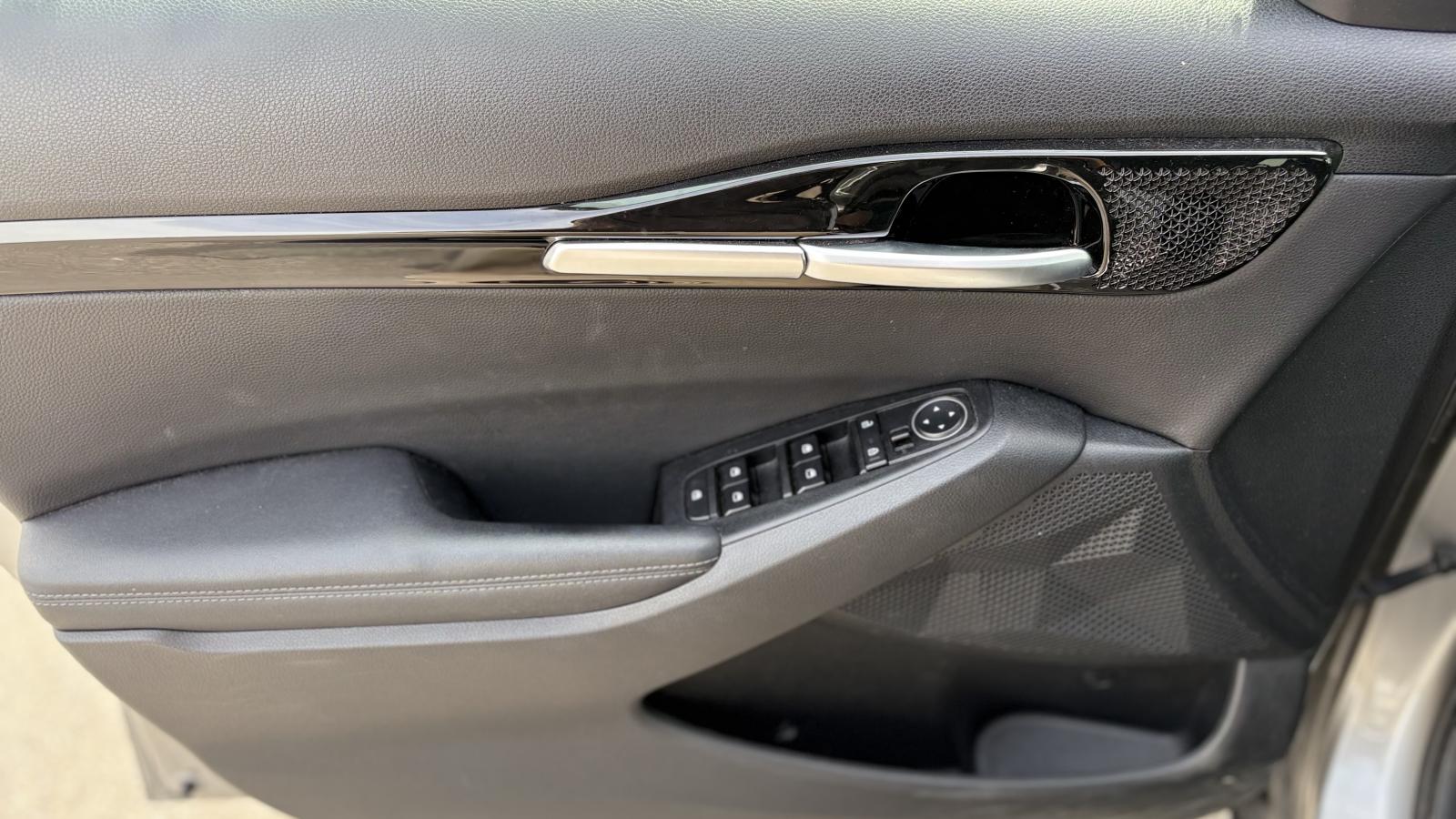2023 Kia Seltos - Image 11