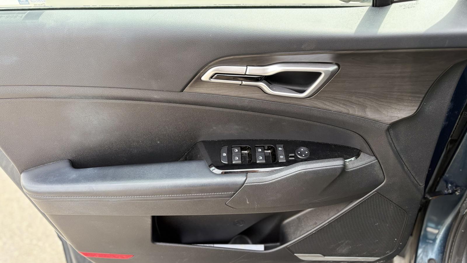 2023 Kia Sportage - Image 10