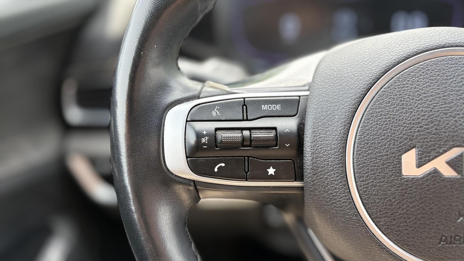 2023 Kia Sportage - Image 16