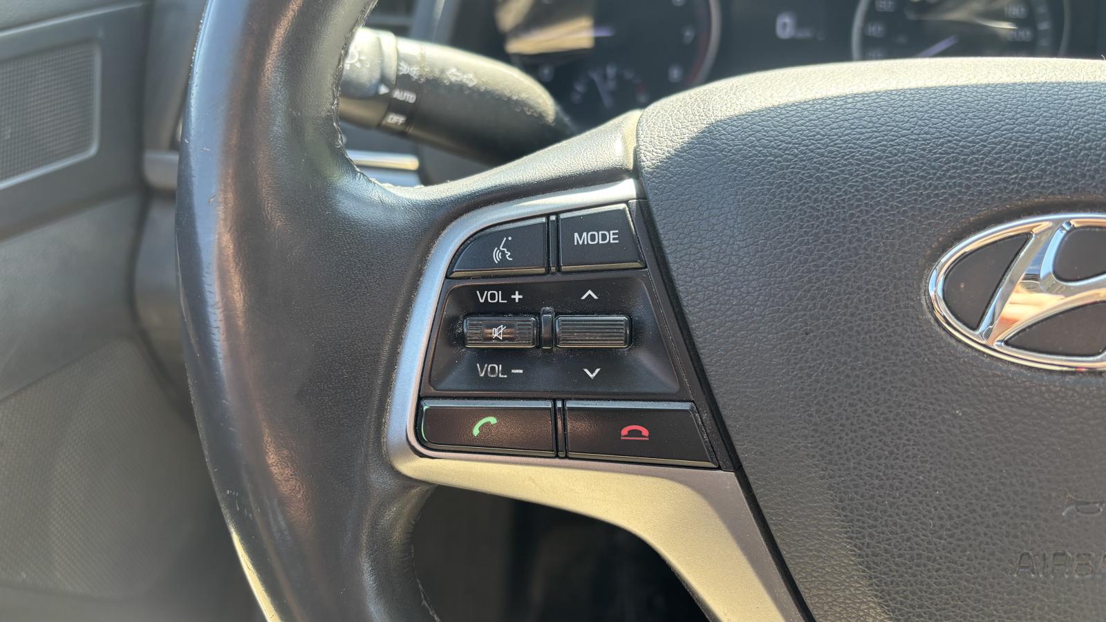 2018 Hyundai Elantra - Image 11