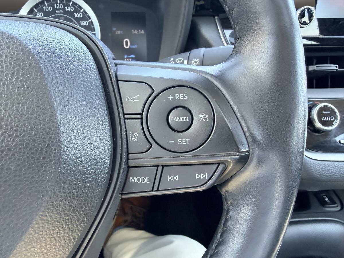 2021 Toyota Corolla - Image 18