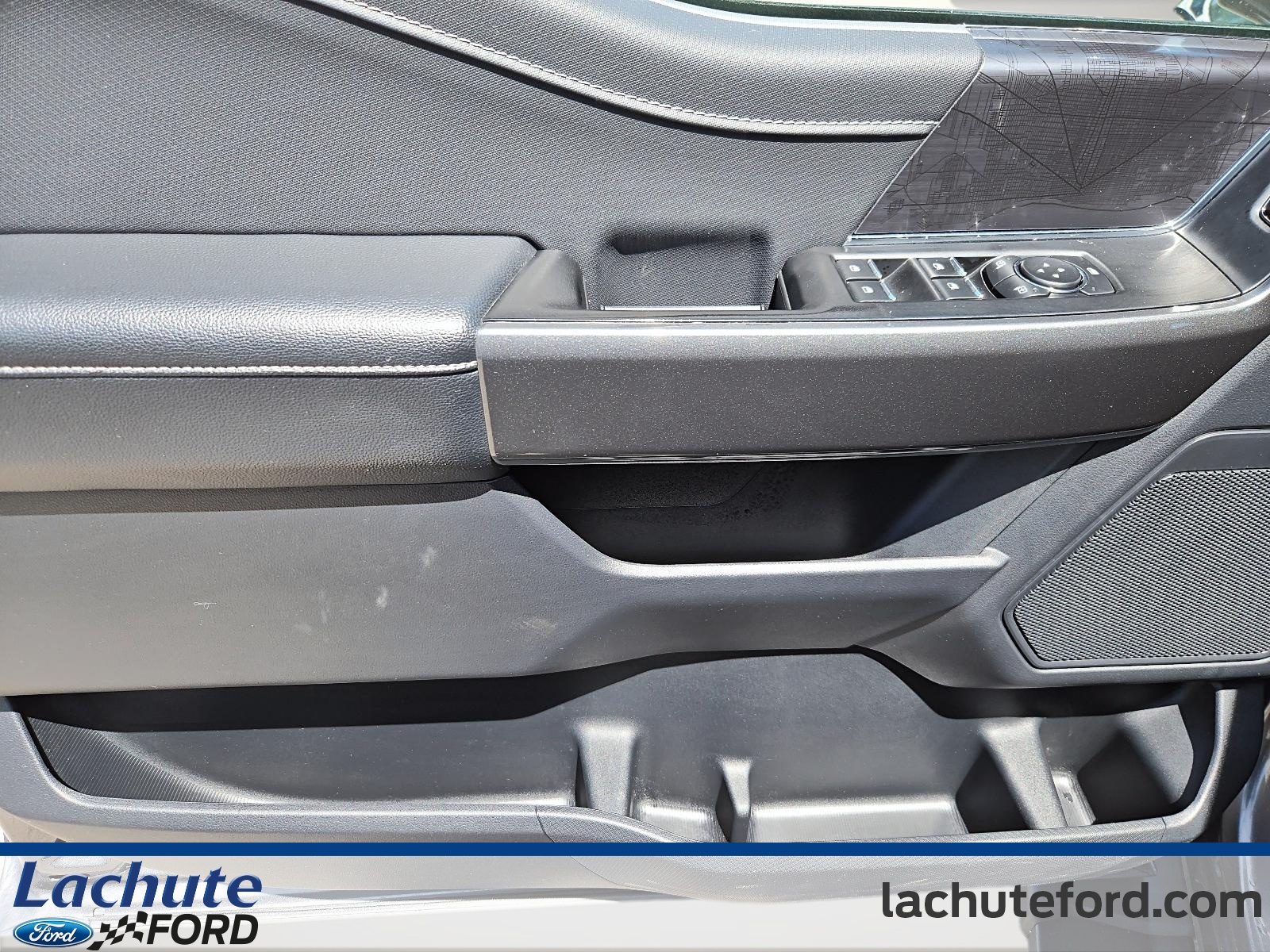2023 Ford F-150 - Image 12