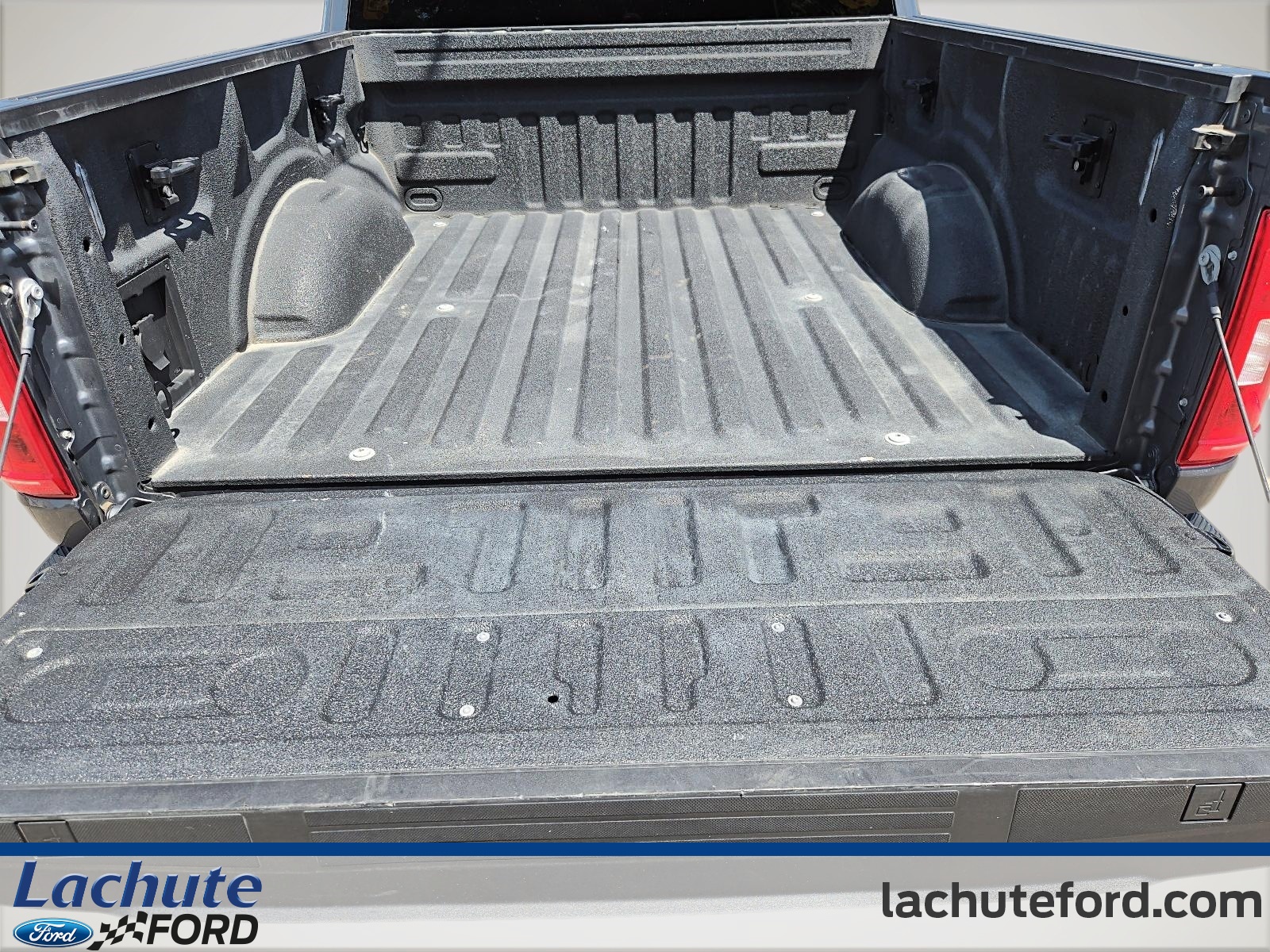 2023 Ford F-150 - Image 18
