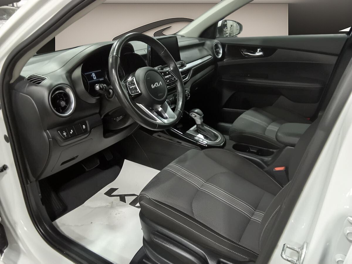 2023 Kia Forte - Image 6