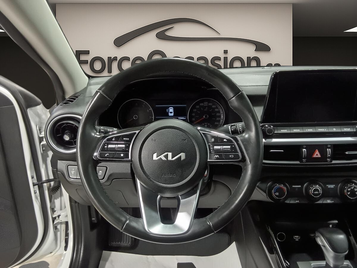 2023 Kia Forte - Image 16