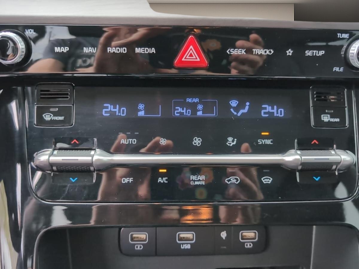 2023 Kia Carnival - Image 15