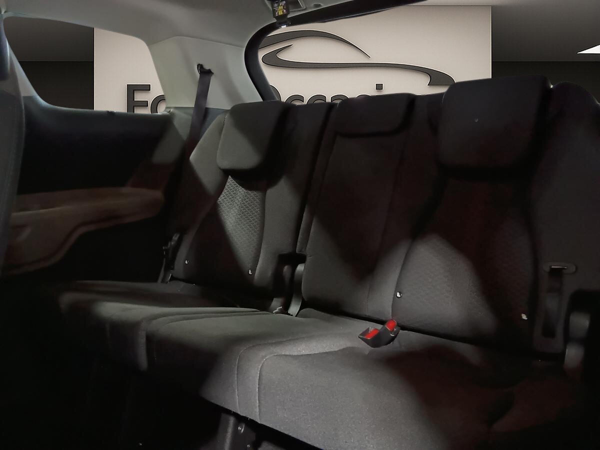 2025 Kia Carnival - Image 6
