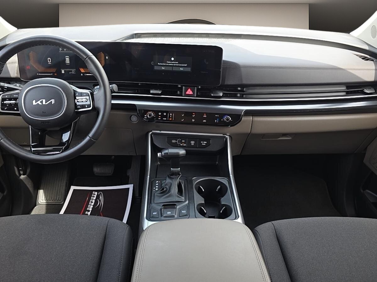 2025 Kia Carnival - Image 5