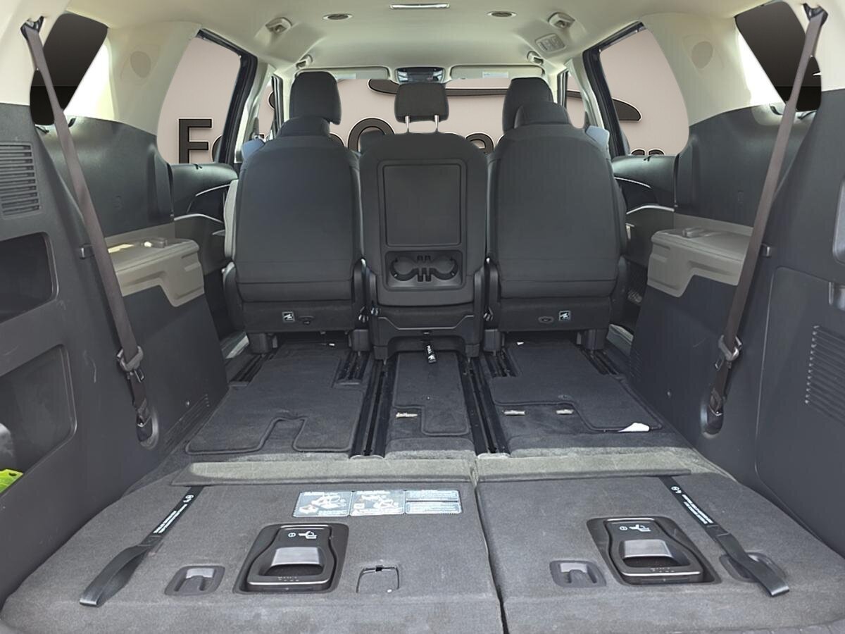 2025 Kia Carnival - Image 9