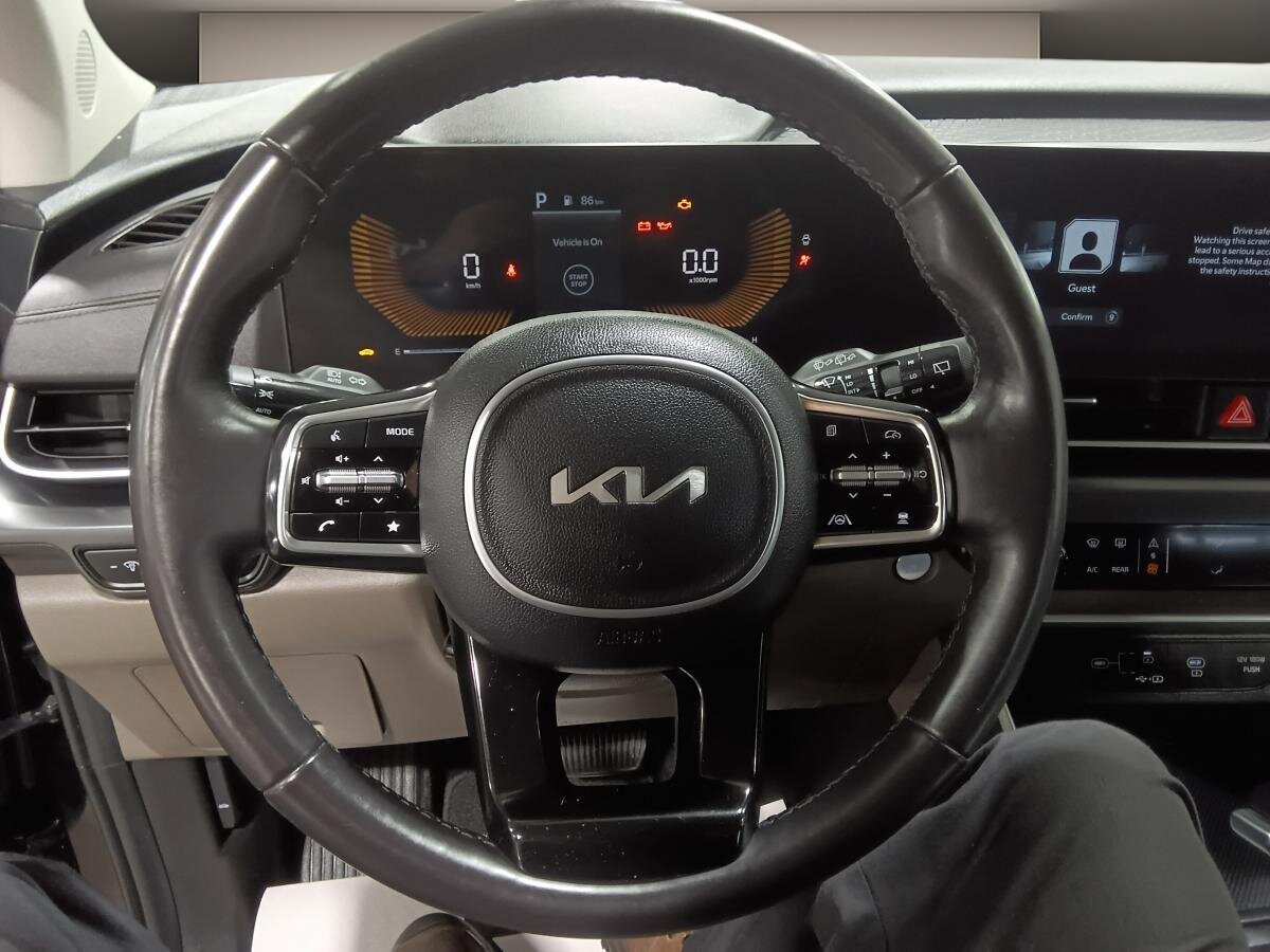 2025 Kia Carnival - Image 15