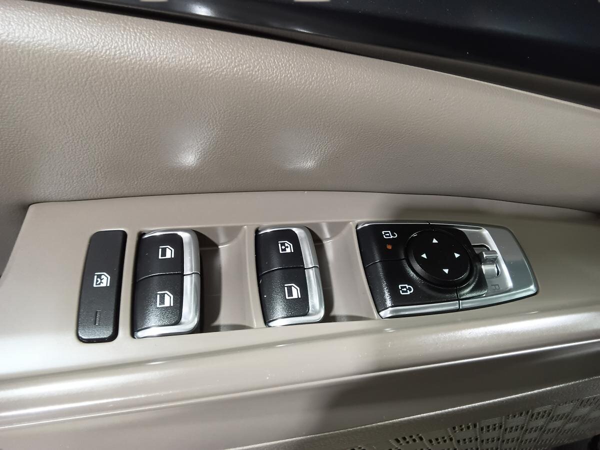 2025 Kia Carnival - Image 23