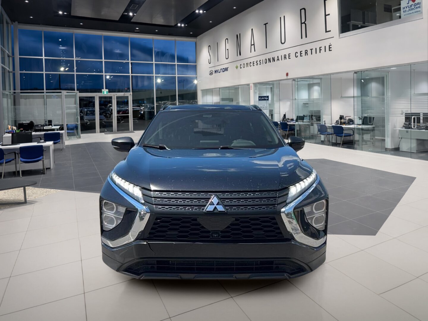 2023 Mitsubishi Eclipse Cross - Image 2