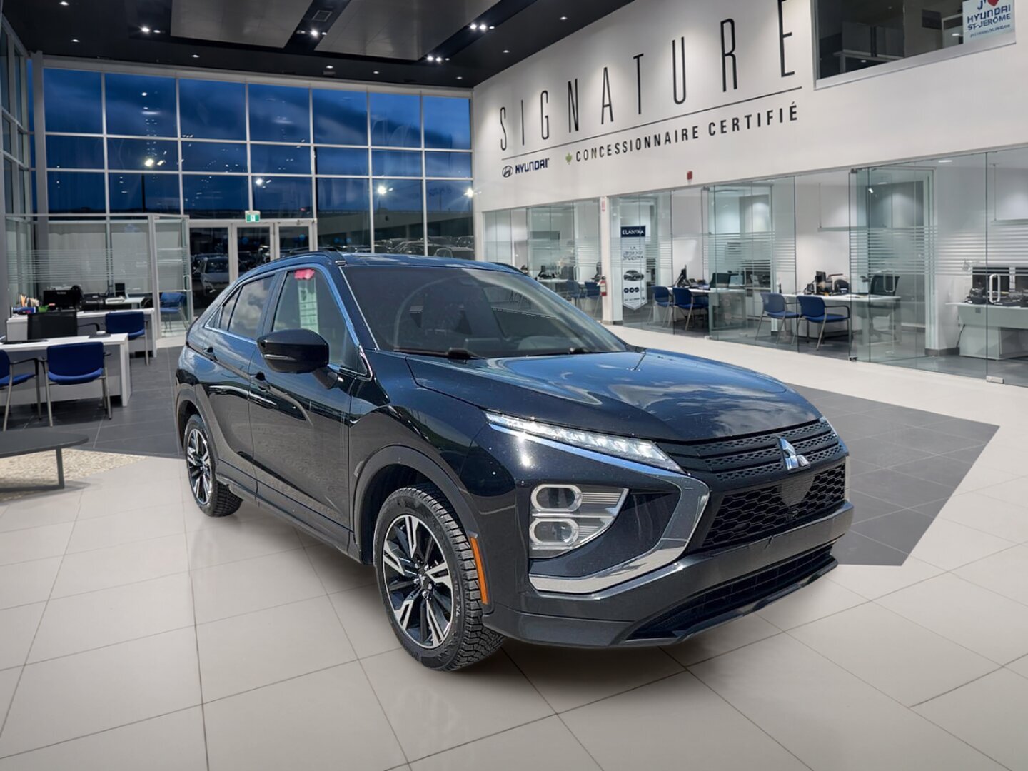 2023 Mitsubishi Eclipse Cross - Image 3