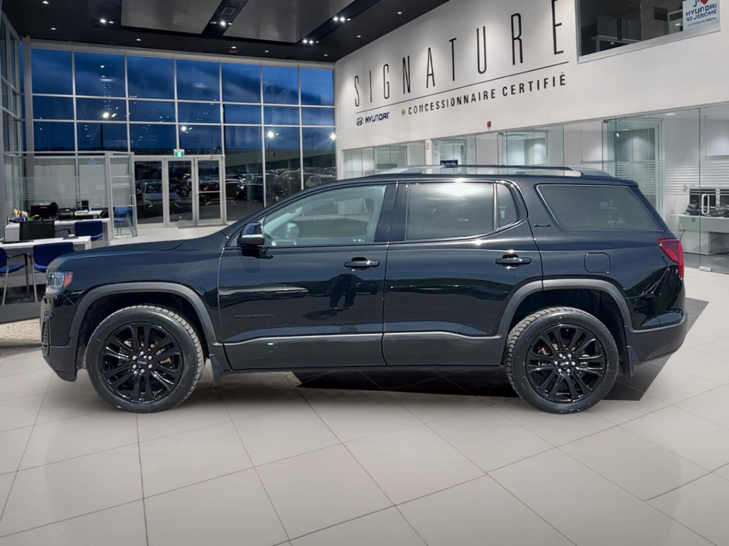 2023 GMC Acadia - Image 8
