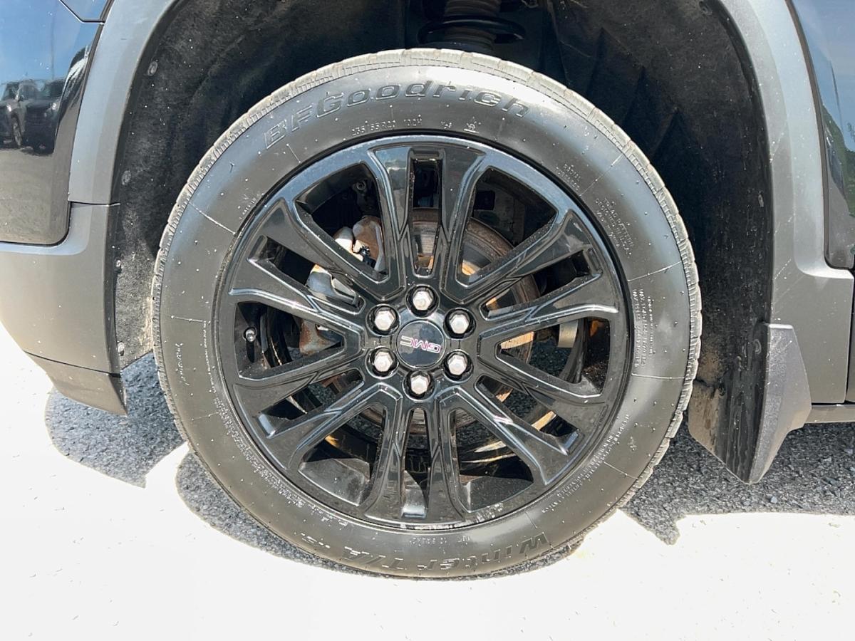2023 GMC Acadia - Image 9