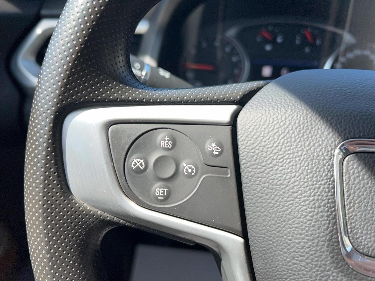 2023 GMC Acadia - Image 24