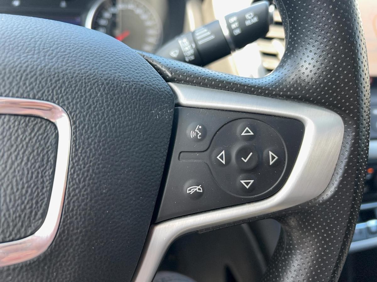 2023 GMC Acadia - Image 25