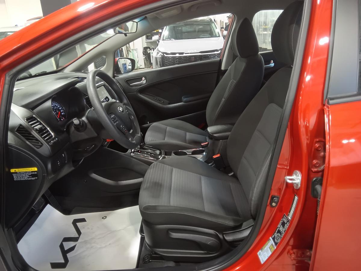 2017 Kia Forte - Image 21