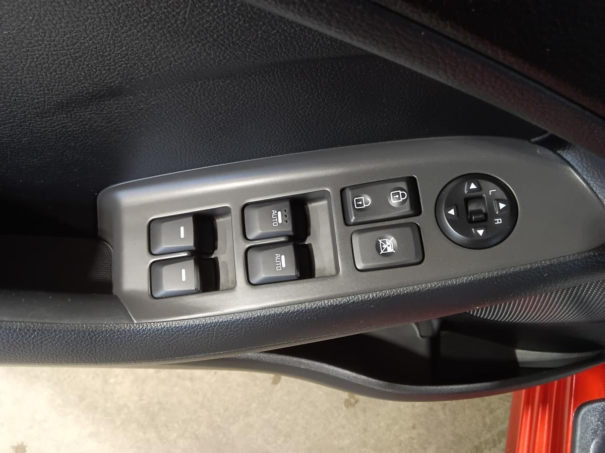 2017 Kia Forte - Image 25