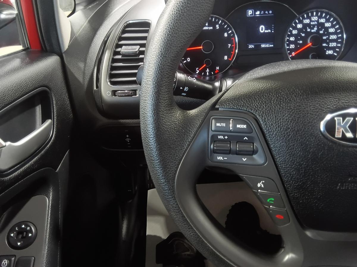 2017 Kia Forte - Image 31