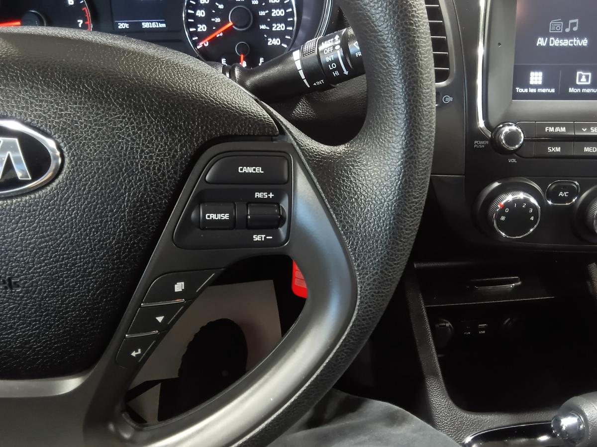 2017 Kia Forte - Image 32