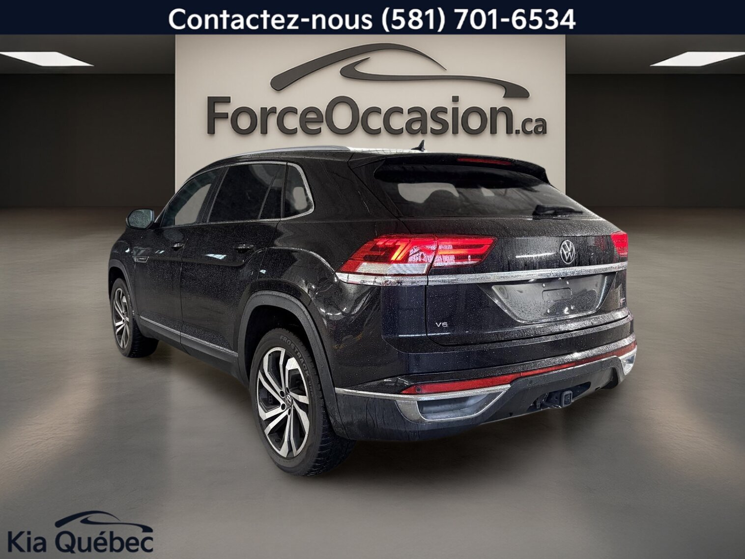 2022 Volkswagen Atlas Cross Sport - Image 2