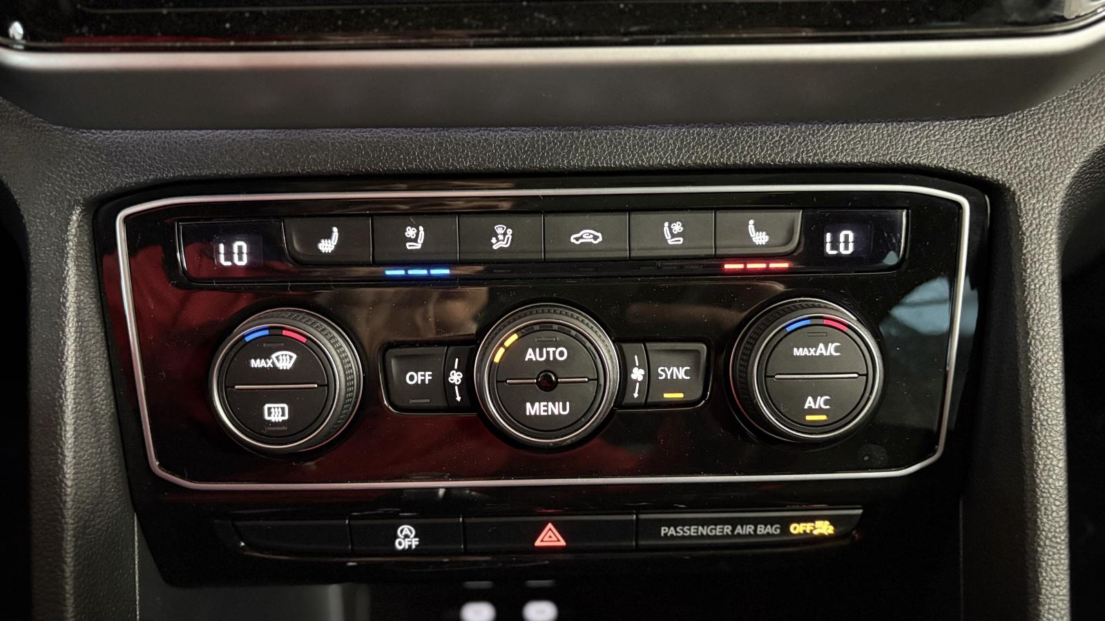 2022 Volkswagen Atlas Cross Sport - Image 26