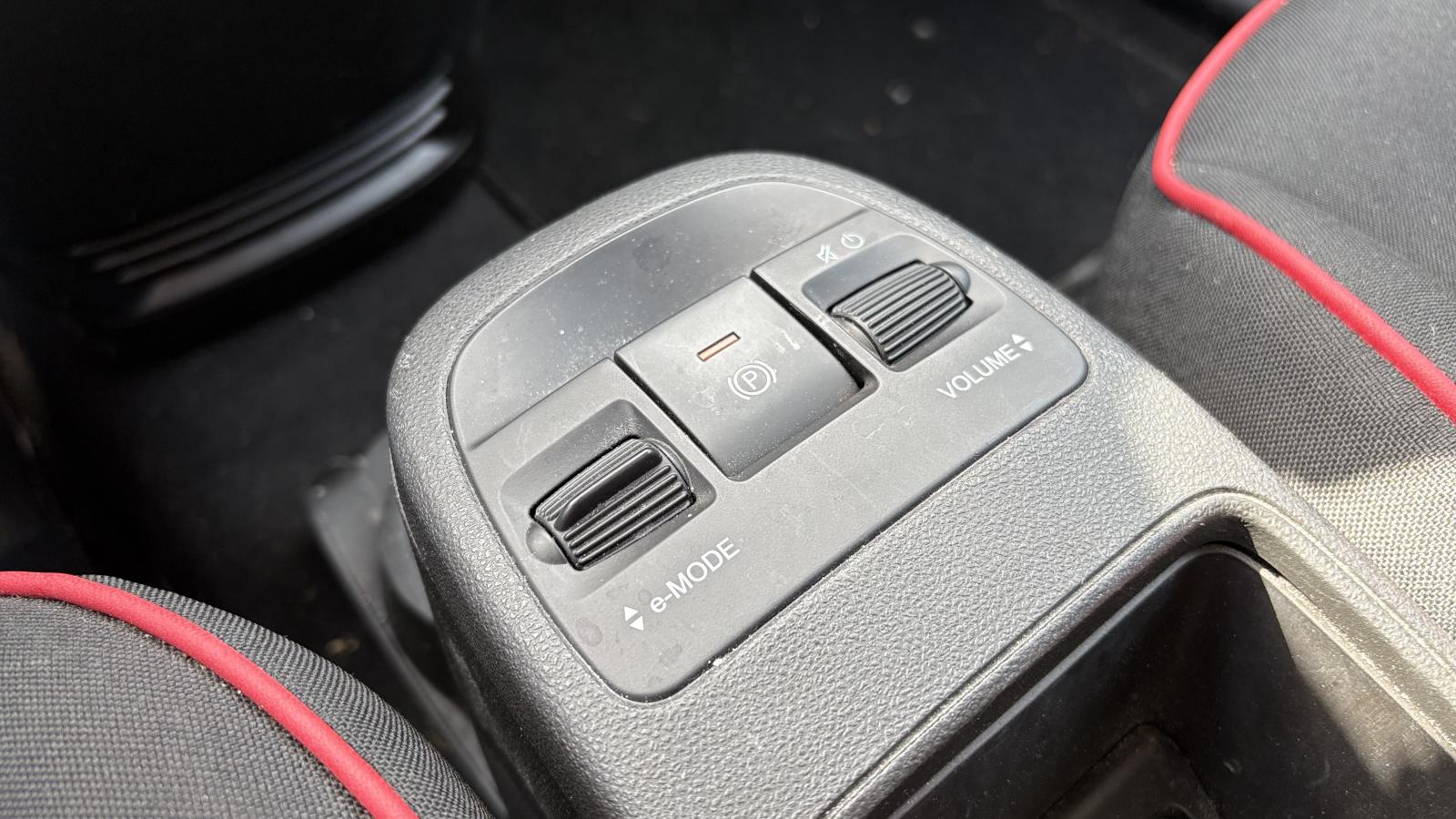 2024 Fiat 500e - Image 22