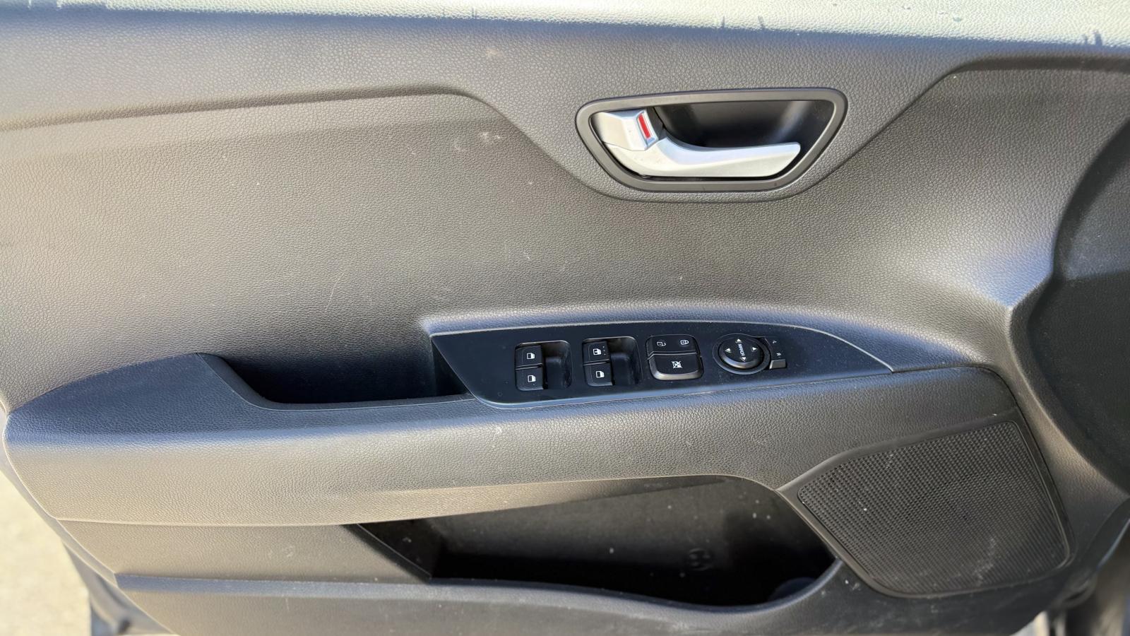 2021 Kia Rio5 - Image 6