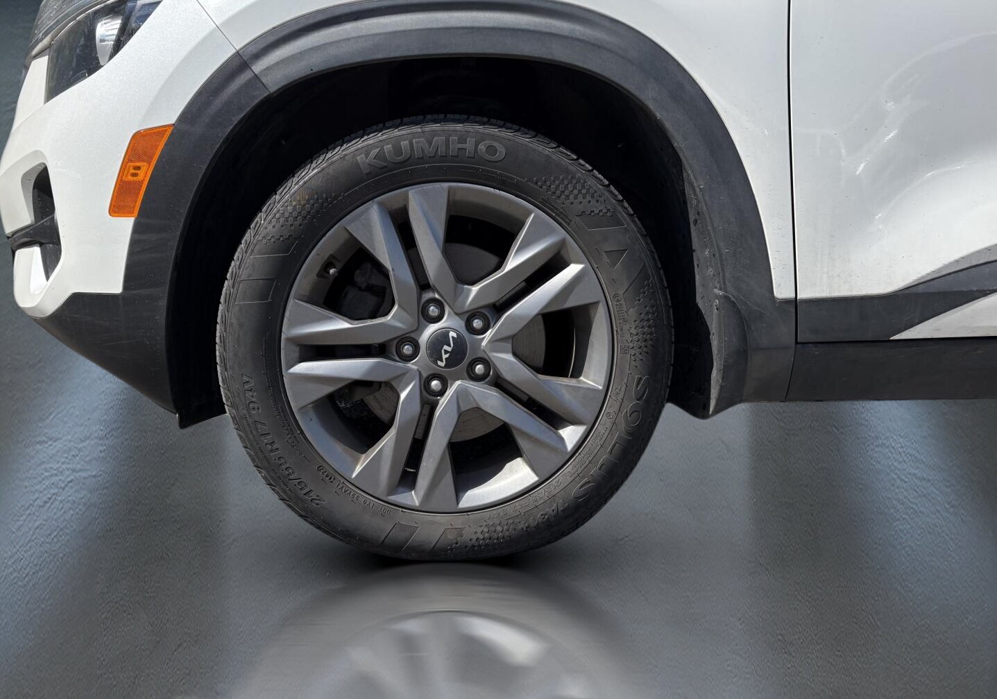 2023 Kia Seltos - Image 5