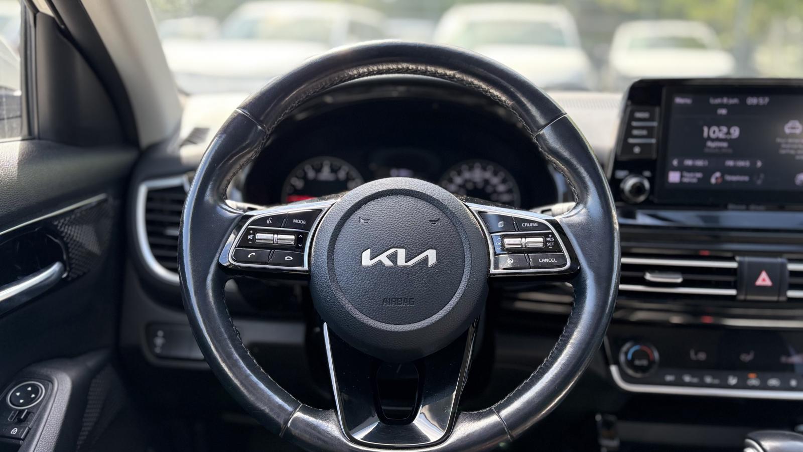 2023 Kia Seltos - Image 8