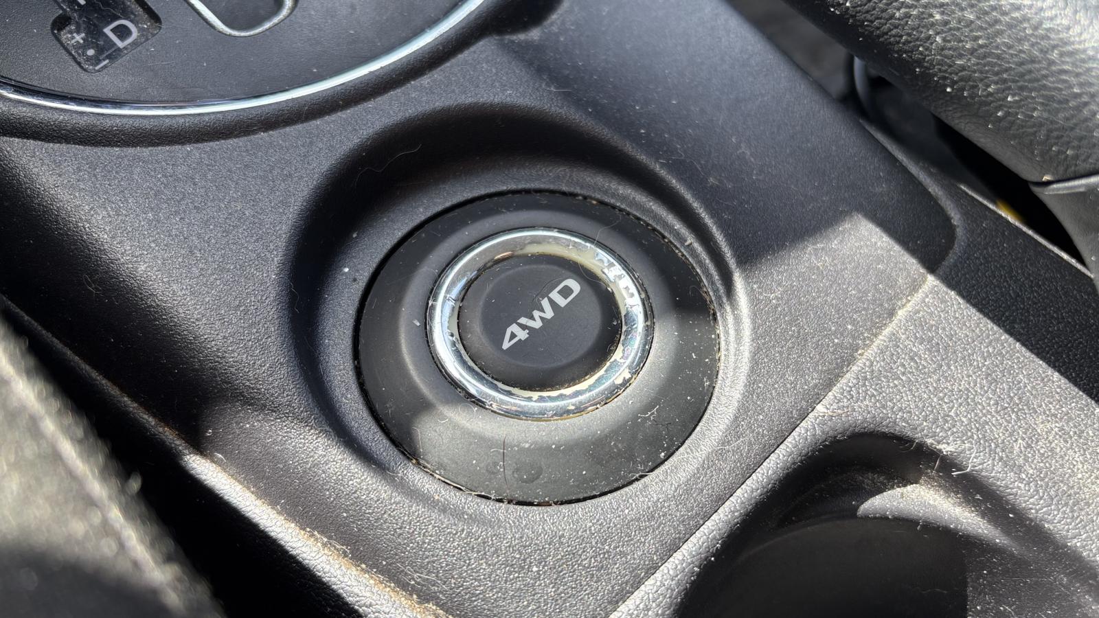 2017 Mitsubishi RVR - Image 23