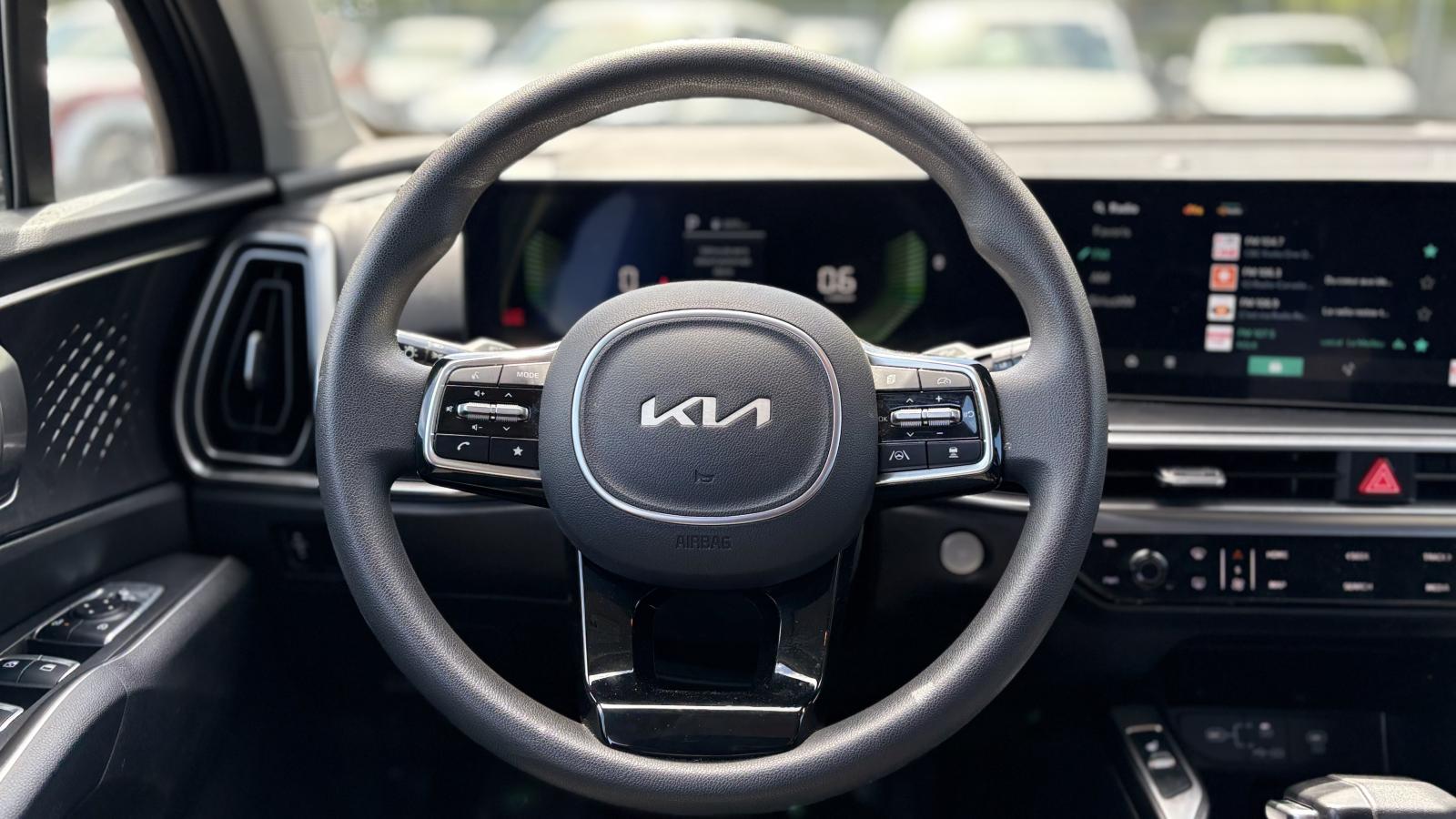2025 Kia Sorento - Image 8