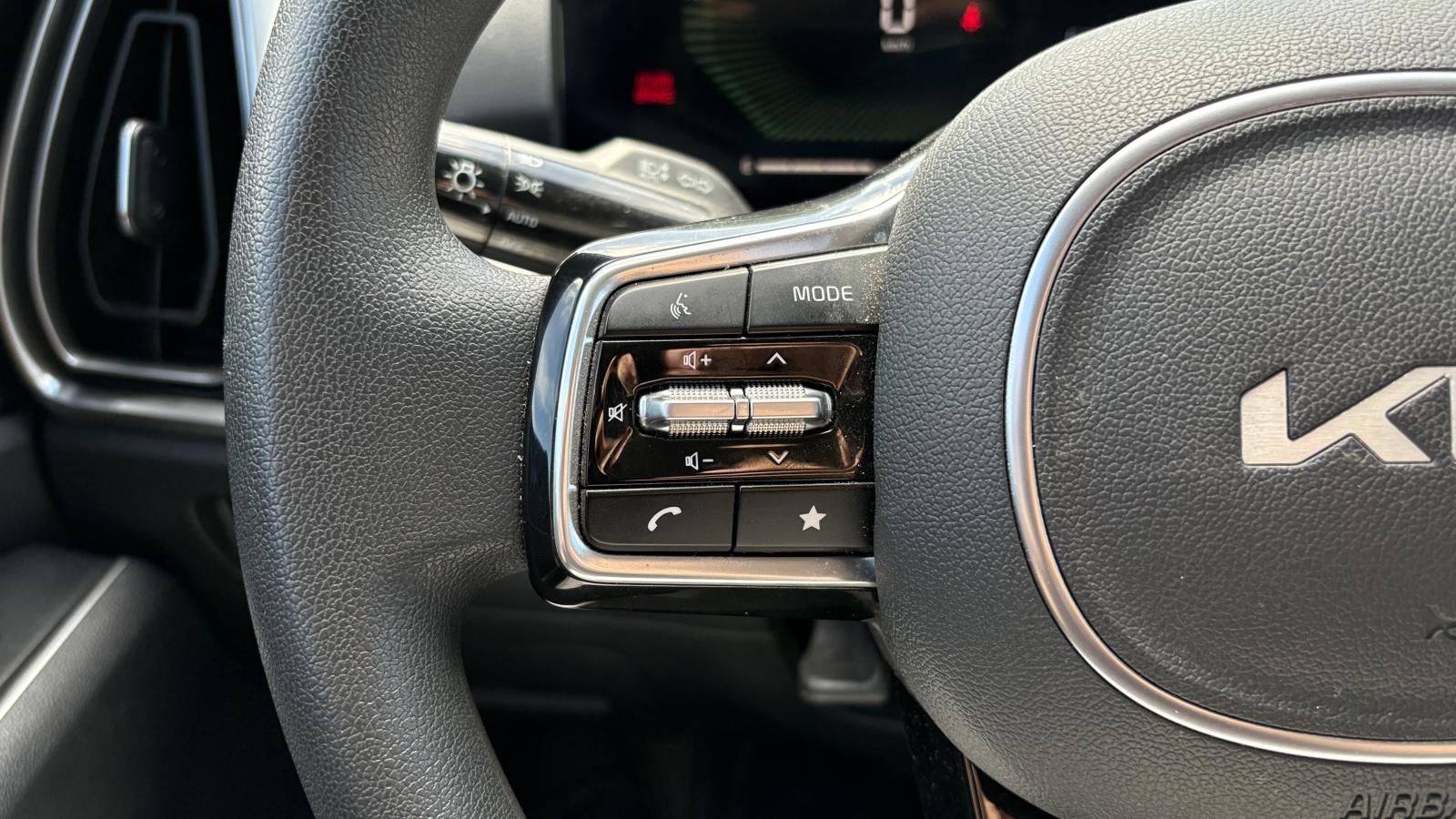 2025 Kia Sorento - Image 16
