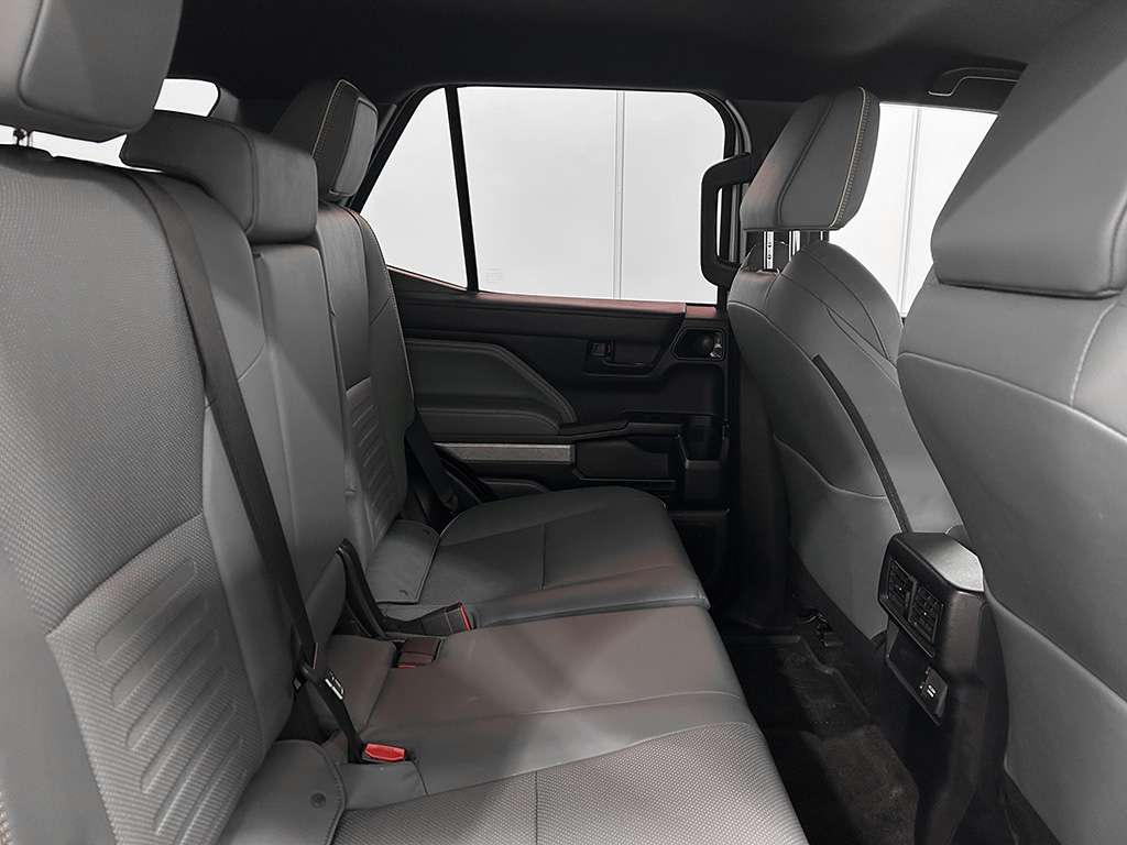 2025 Toyota 4Runner - Image 19