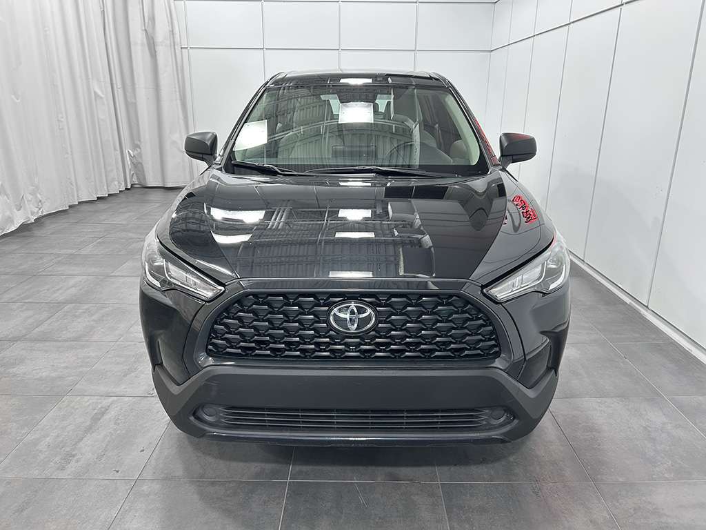 2024 Toyota Corolla Cross - Image 2