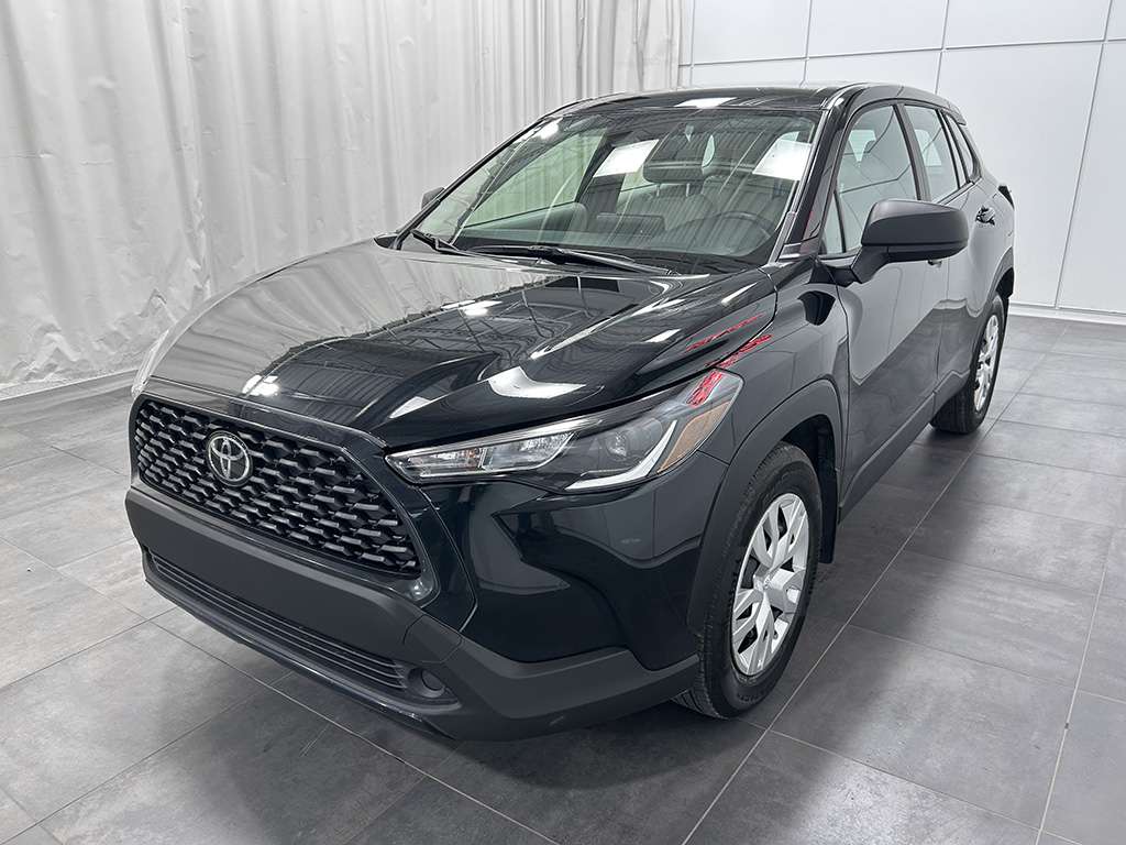 2024 Toyota Corolla Cross - Image 3