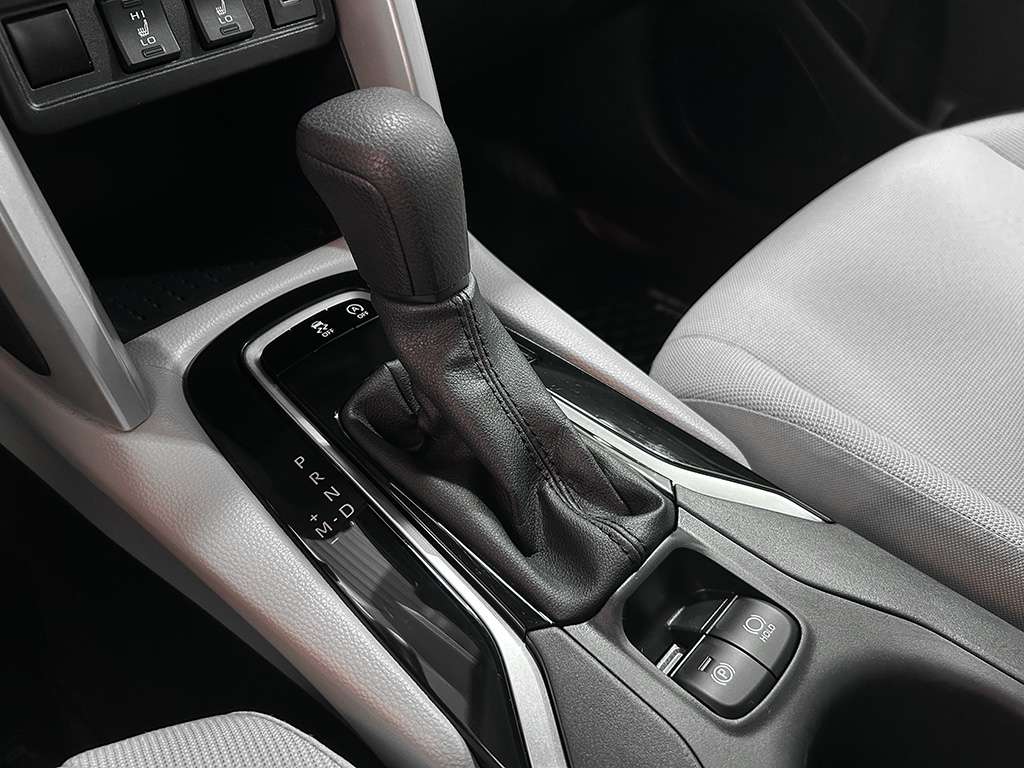2024 Toyota Corolla Cross - Image 13
