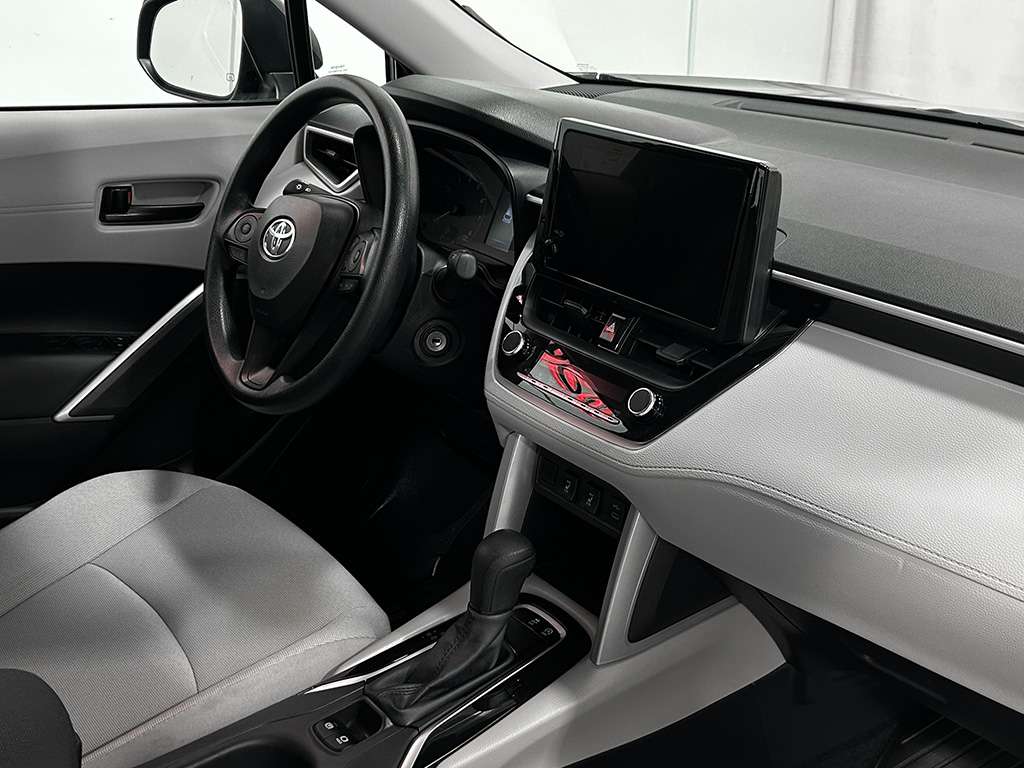 2024 Toyota Corolla Cross - Image 19